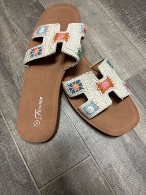 Forever 21 Cream Embroidered Slide Sandals with Multicolor Floral Accents SZ9